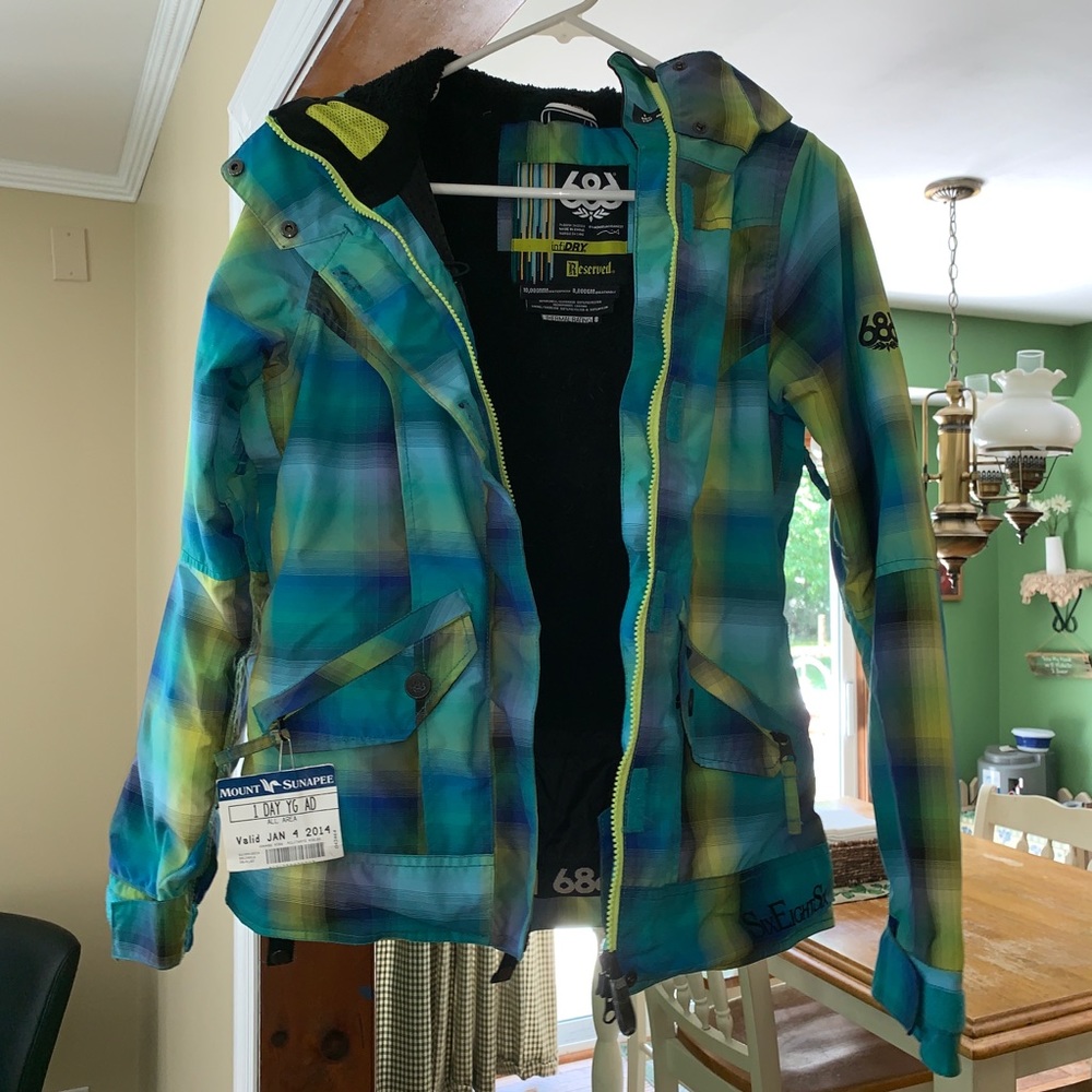 Ski / Winter Jacket - image 3